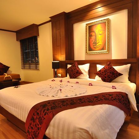 Hemingway'S Hotel Patong Extérieur photo