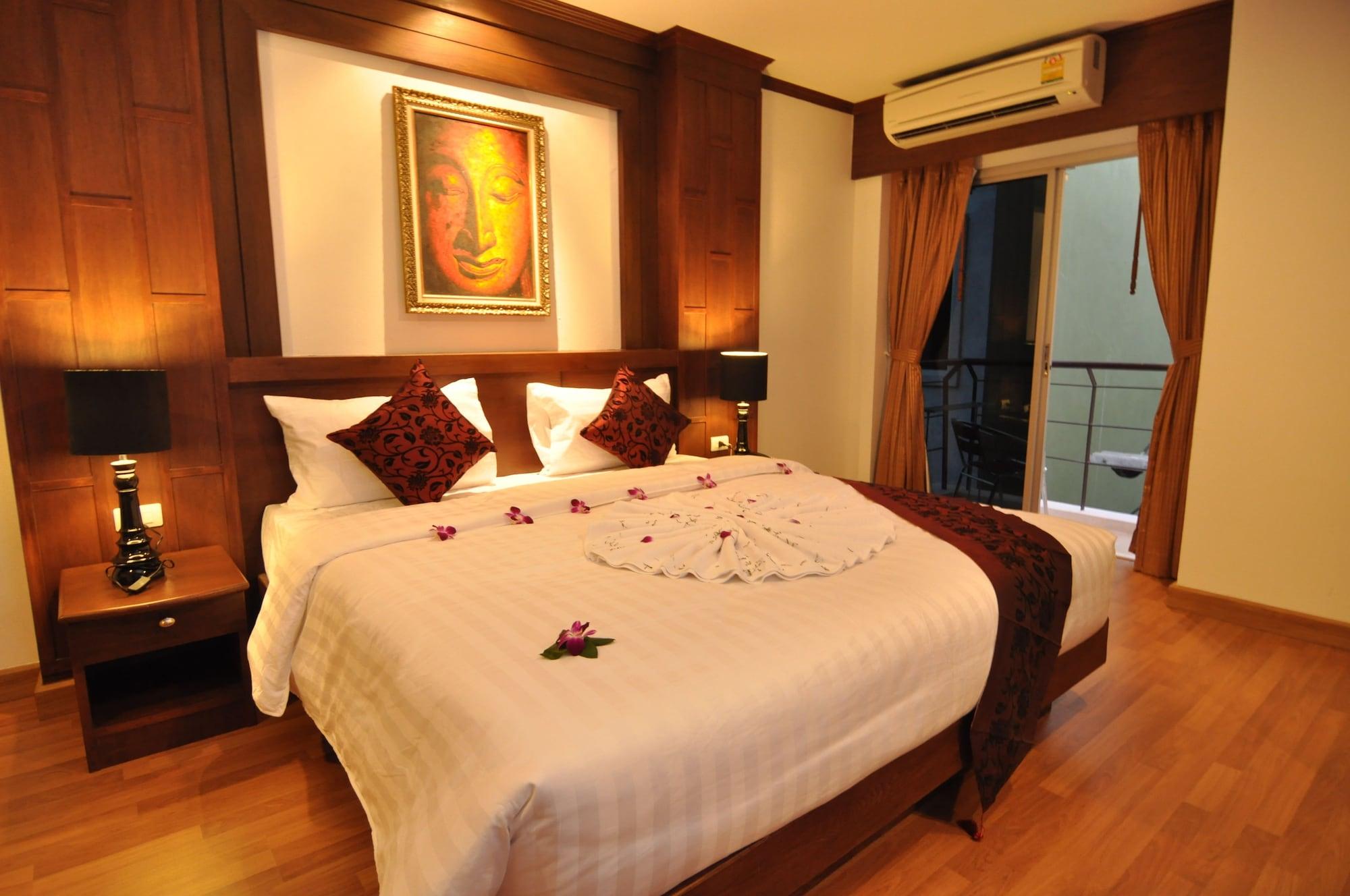 Hemingway'S Hotel Patong Extérieur photo