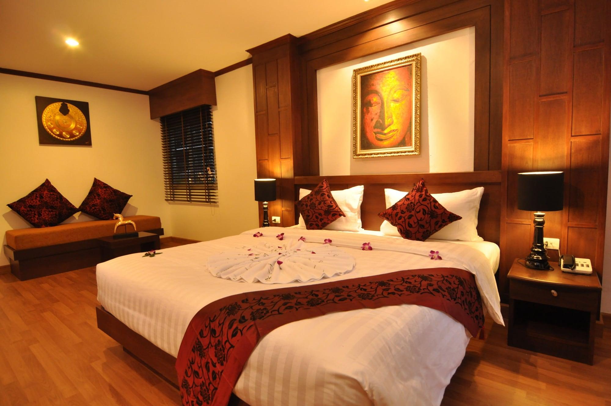 Hemingway'S Hotel Patong Extérieur photo
