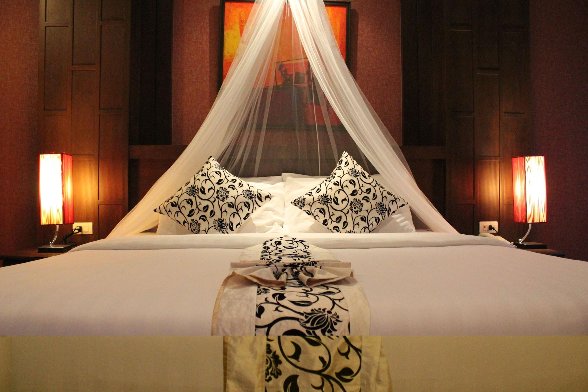 Hemingway'S Hotel Patong Extérieur photo