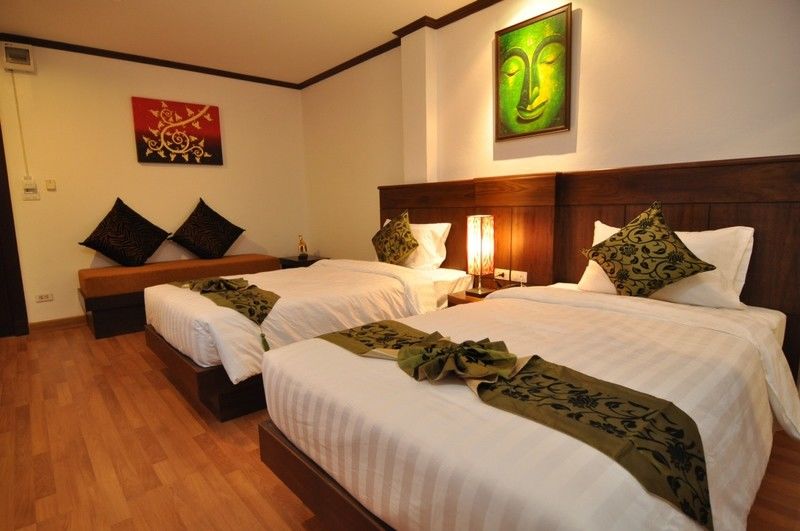 Hemingway'S Hotel Patong Extérieur photo