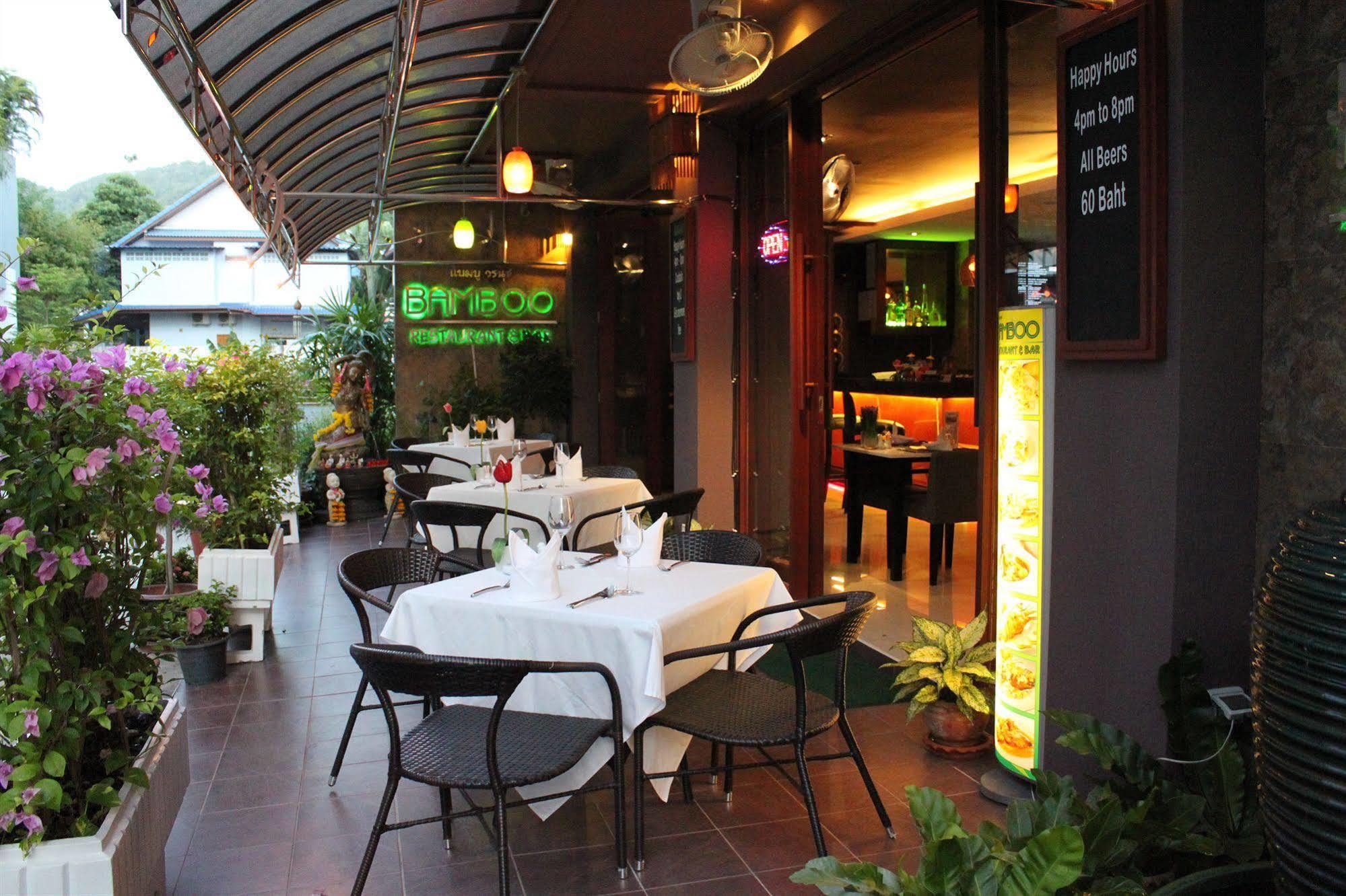 Hemingway'S Hotel Patong Extérieur photo