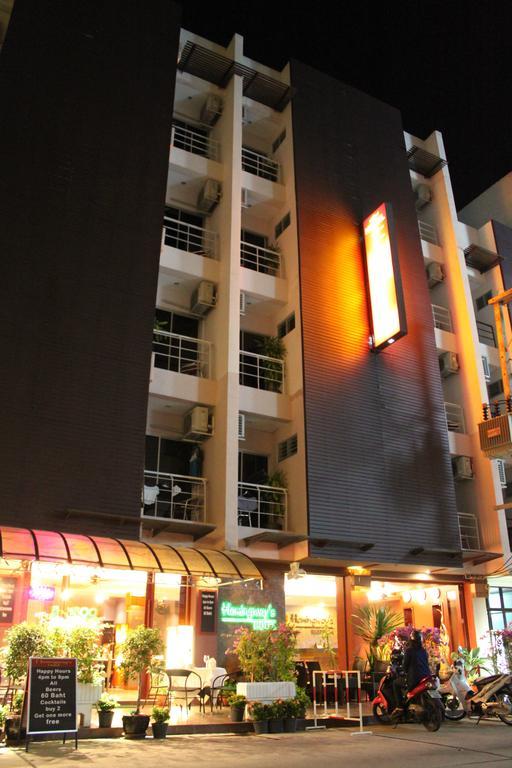 Hemingway'S Hotel Patong Extérieur photo