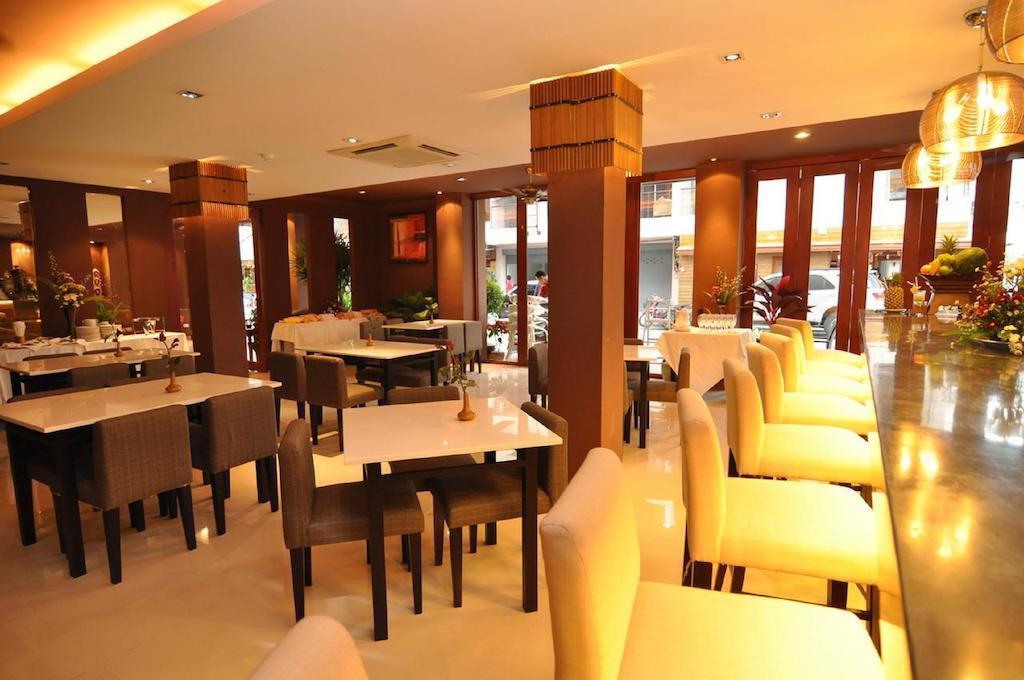 Hemingway'S Hotel Patong Extérieur photo